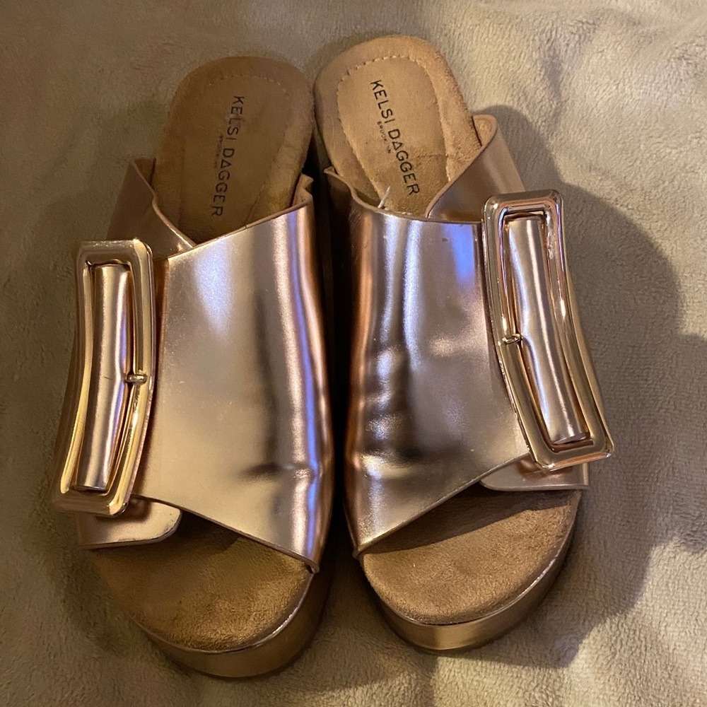 Kelsi Dagger Women's Metallic Dover Gold Mules